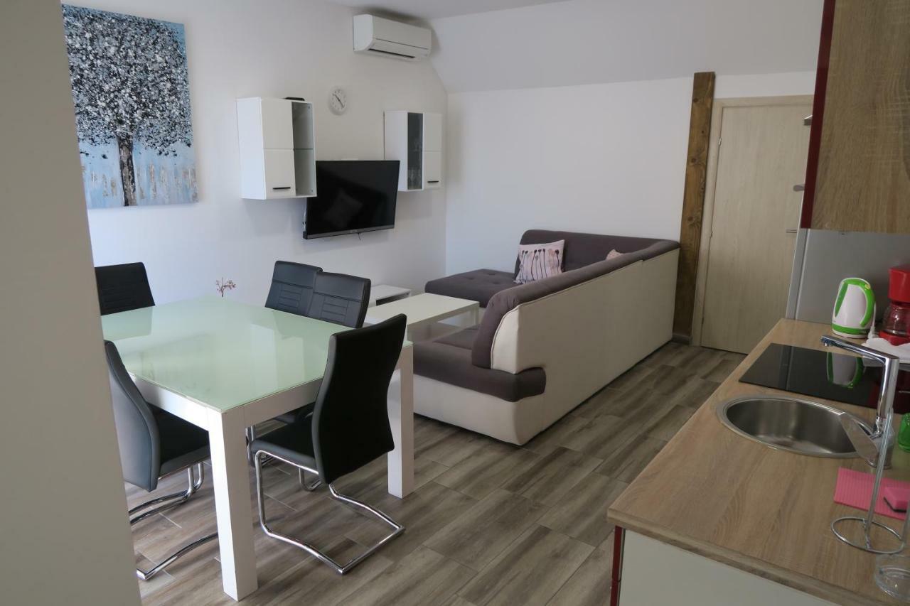 Family Apartment 巴斯卡 外观 照片
