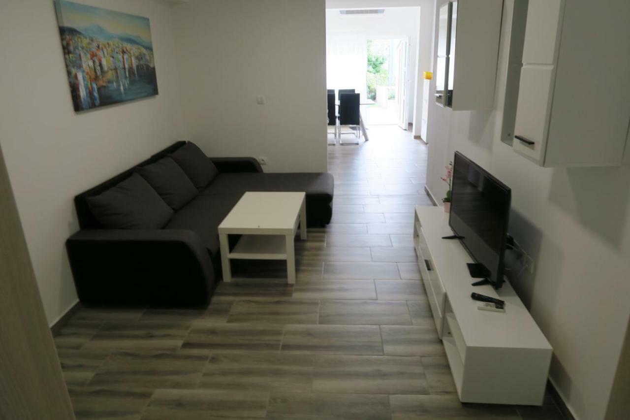 Family Apartment 巴斯卡 外观 照片